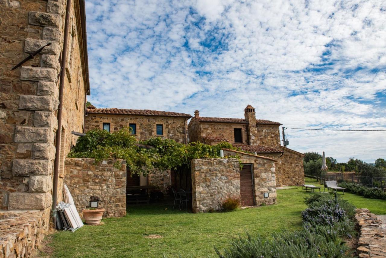 Aparthotel Le 7 Camicie Castelnuovo dellʼAbate Exteriér fotografie